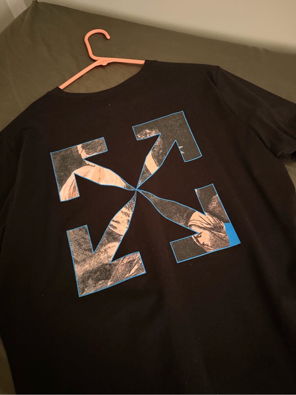 Off-White Black Short Sleeve Tee with Blue and Cream Arrow Graphic